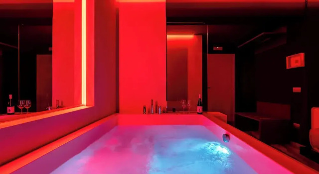 Люкс Luxury с балконом и с видом на город Cinquanta Sfumature Luxury Suites