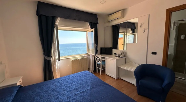 Номер Standard с видом на море Hotel LIsola