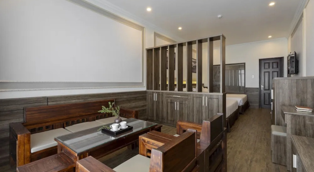 Четырёхместный номер Deluxe New Life Dalat Hotel
