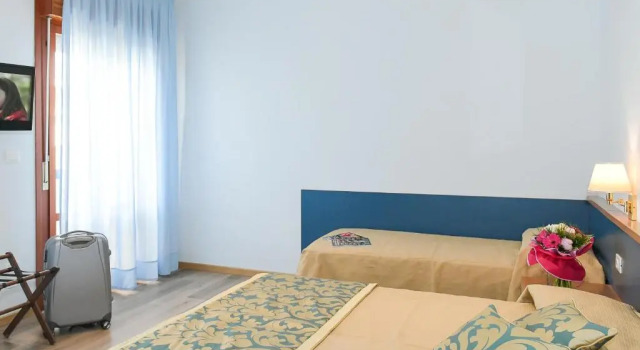 Четырёхместный номер Standard Hotel Souvenir