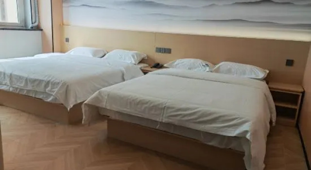 Люкс Ripple Hotel(Yantai University Wanxianghui Branch)