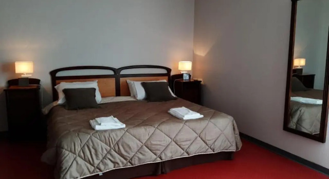 Двухместный номер Standard LOGIS - Hôtel & Restaurant le Grand Terre