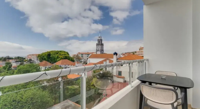 Sun Flower in Cani o, Boek Appartement Caniço Madeira