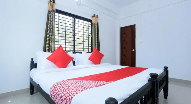 Sunshine By OYO Rooms, Book Hotel  