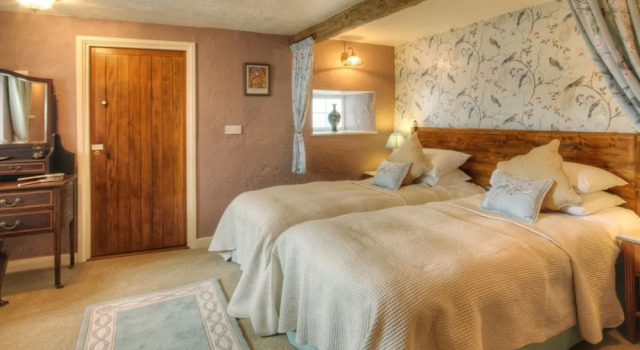 Tinhay Mill Guest House, Rezervați Pensiune Lifton Tamar Valley