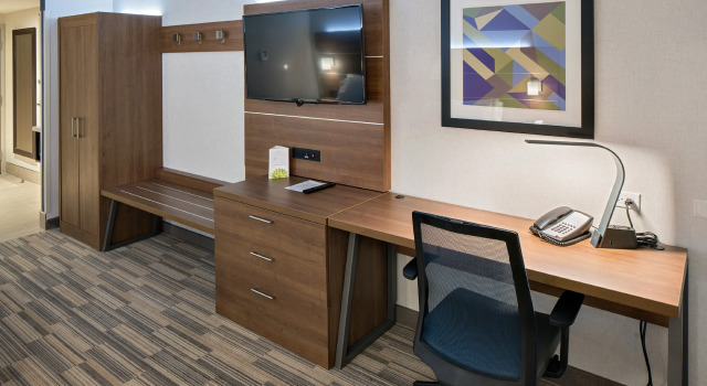 Holiday Inn Express Red Deer North by IHG, Book Hotel Red Deer Central Alberta