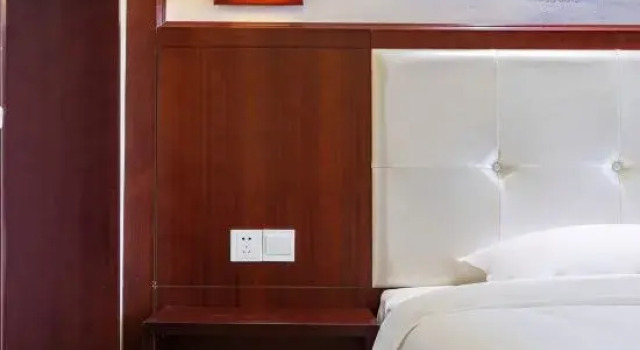 Люкс Ledong Longrun Hotel (Flo Town)