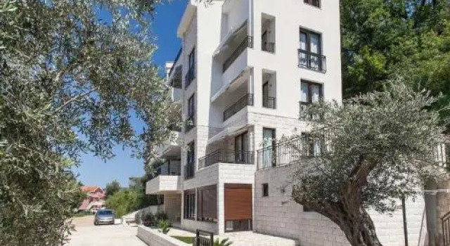 Villa Mona 2, Book Villa Sommerhuse i Budva, Hytte