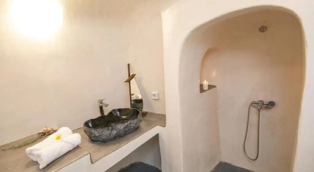 Agrilia secluded cave house, Забронировать Отель Тирасия Санторини