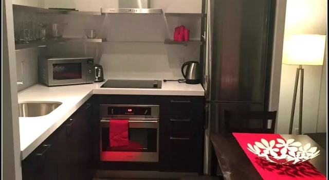 Люкс Pelicanstay in Toronto Fashion District