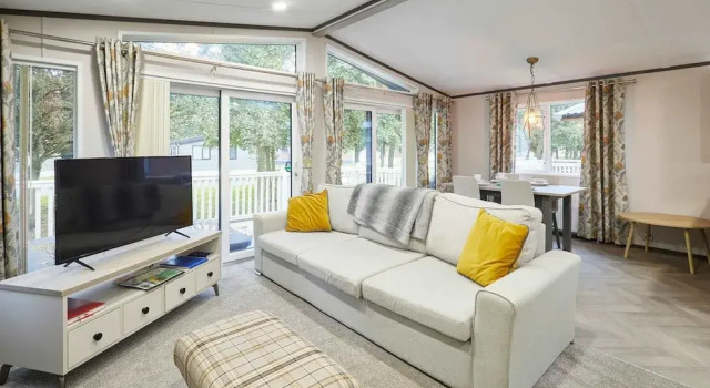 Host Stay Brackencroft Lodge