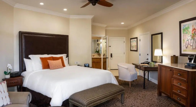 Люкс Westlake Village Inn