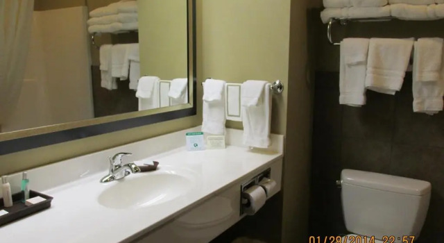 Номер Standard Parkwood Inn & Suites