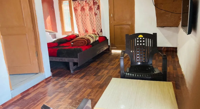 Номер Standard Snow Crest Residency - A Pure Veg Hotel