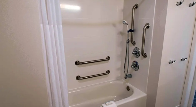 Двухместный люкс Hampton Inn & Suites Bay City