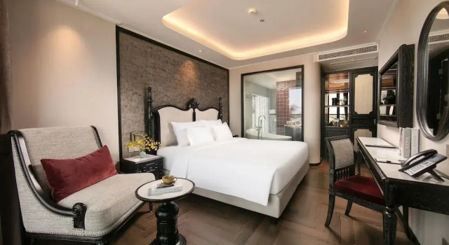 Номер Premier с балконом Proverb Hotel Hanoi