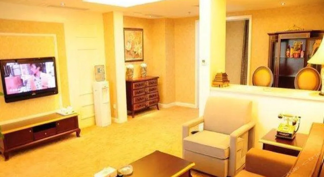Meishan Hotel (Sansu Temple Wanda Plaza Branch), Book Hotel Hoteller i Meishan med pool, Swimmingpool