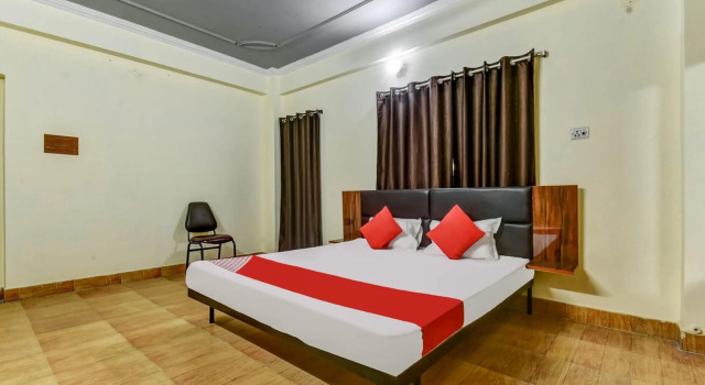 OYO 86344 Olive Grand, Buchen Sie Ferienhaus Patna Karnataka