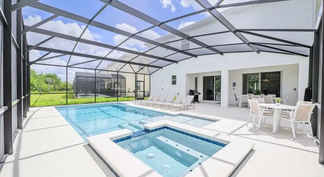 Коттедж Upstay Wonderful Resort Home w Patio & Pool Sleeps 26