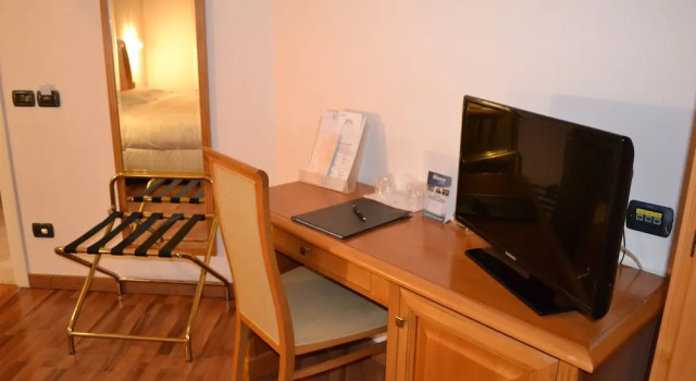 Одноместный номер Standard Tricolore Hotel