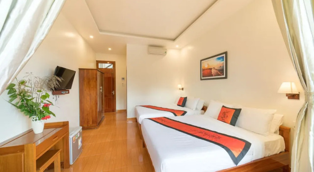 Двухместный семейный номер Standard c 1 комнатой с балконом и с видом на сад Lakeview Villa Homestay