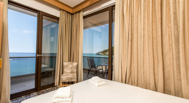 Полулюкс seafront Greek Pride Seafront Hotel