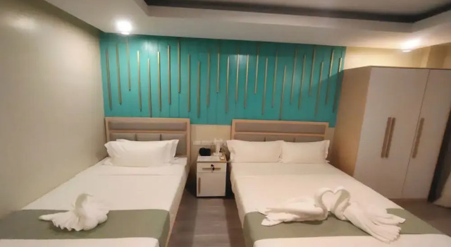 Семейный номер Standard Famous Maple Hotel