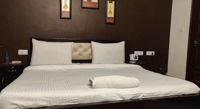 Hotel Ambrosia, Забронировать Отель Гургаон 