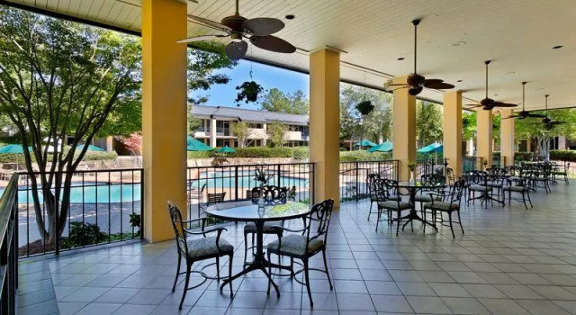Cama en dormitorio compartido Ramada by Wyndham Augusta Fort Gordon