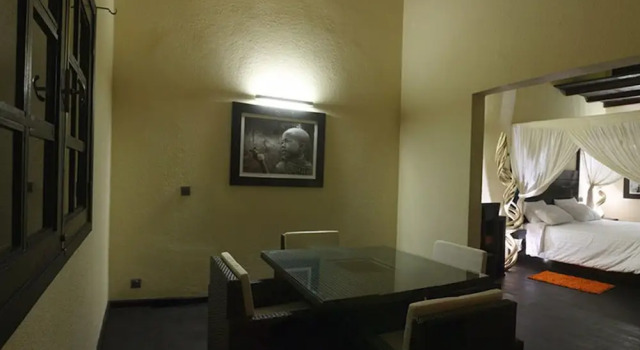 Полулюкс The Rhino Resort Hotel & Spa