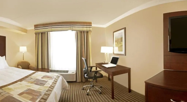 Номер Standard Comfort Inn & Conference Centre Toronto Airport