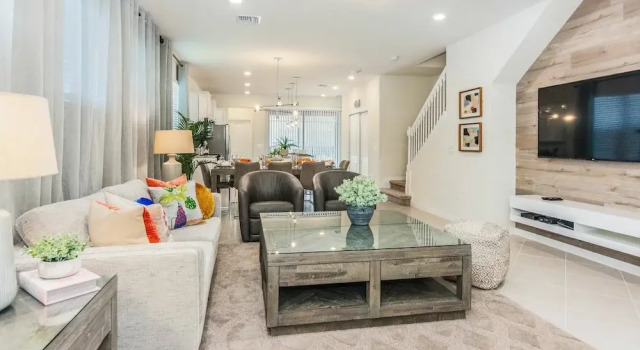 Fabulous Single Home w/ Pool at Solterra Resort
