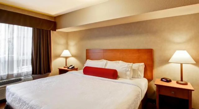 Двухместный люкс c 1 комнатой Ramada by Wyndham Ponoka