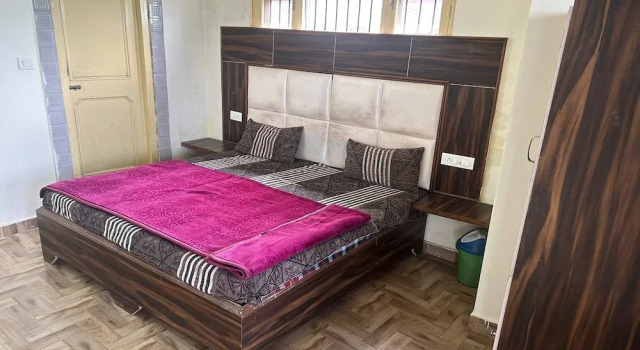 N V Villa Homestay