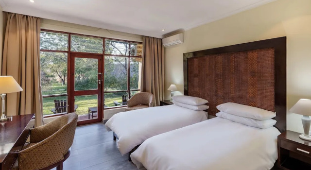Двухместный номер Standard с балконом Protea Hotel by Marriott Lusaka Safari Lodge