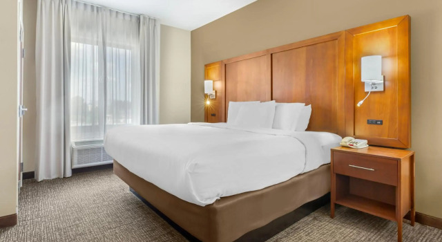 Comfort Suites Greensboro-High Point, Book Hotel Greensboro North Carolina