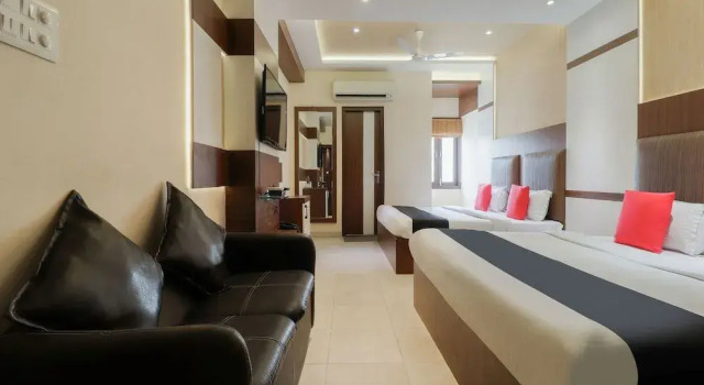 Royal Cottage by OYO Rooms