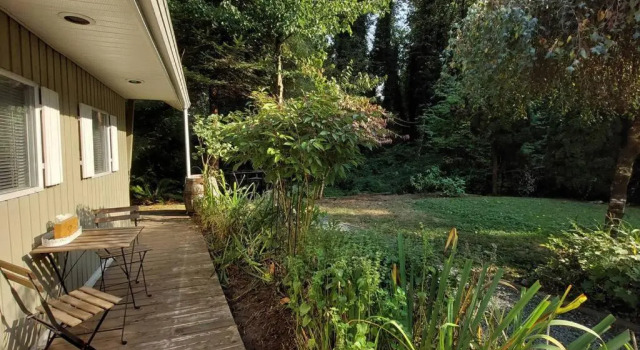 A Garden Oasis - 3-Bed Private Home Off Hwy 1, Prenota Hotel Surrey Lower Mainland British Columbia