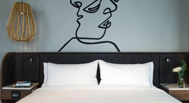 Номер Standard Renaissance Montreal Downtown Hotel