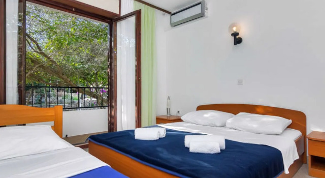 Apartment Rubin Hvar/Pokrivenik 20643, Забронировать Апартаменты/квартира Отели Покривеника с парковкой, Парковка