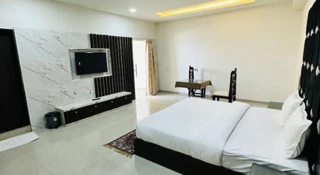 Люкс Premium с балконом Hotel Shree Palace