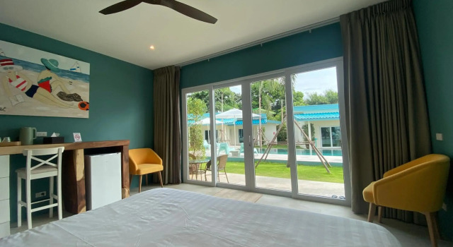 Le Petit Saint Tropez Beach Resort Khanom, Забронировать Отель Отели Накхонситхаммарат с бассейном, Бассейн