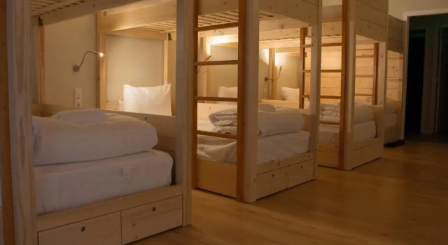 Кровать в общем номере Feira Hostel & Suites