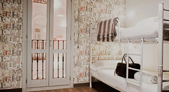 Кровать в общем номере (женский номер) Room Chueca