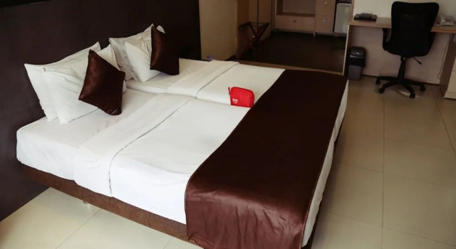 OYO 697 The Sirona Hotel
