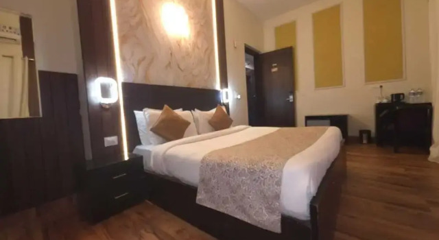Номер Comfort Hotel Urban Zip Affordable - #Near Prem Mandir #Chaar Dham