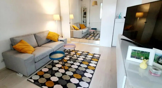 New Cozy Apartment 3 min to subway 24h/7 self check-in, Đặt Căn hộ Popeşti-Leordeni Bucharest, gần Dimitrie Leonida