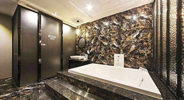 Номер Premium Masan Almond Hotel