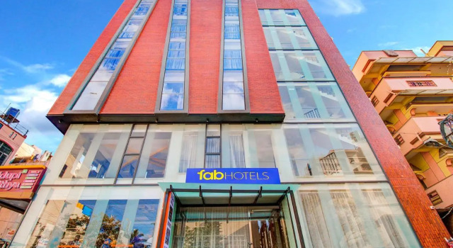 Fabhotel The Royal Suites