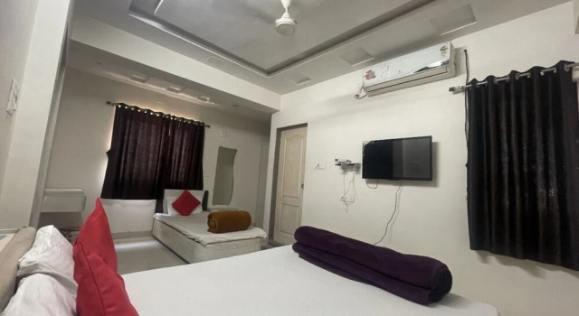 Трёхместный номер Deluxe с видом на город Goroomgo Narayan Executive Gujrat